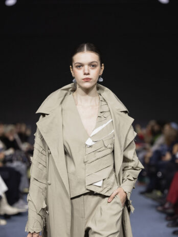 ЖИЛЕТКА З АПЛІКАЦІЄЮ