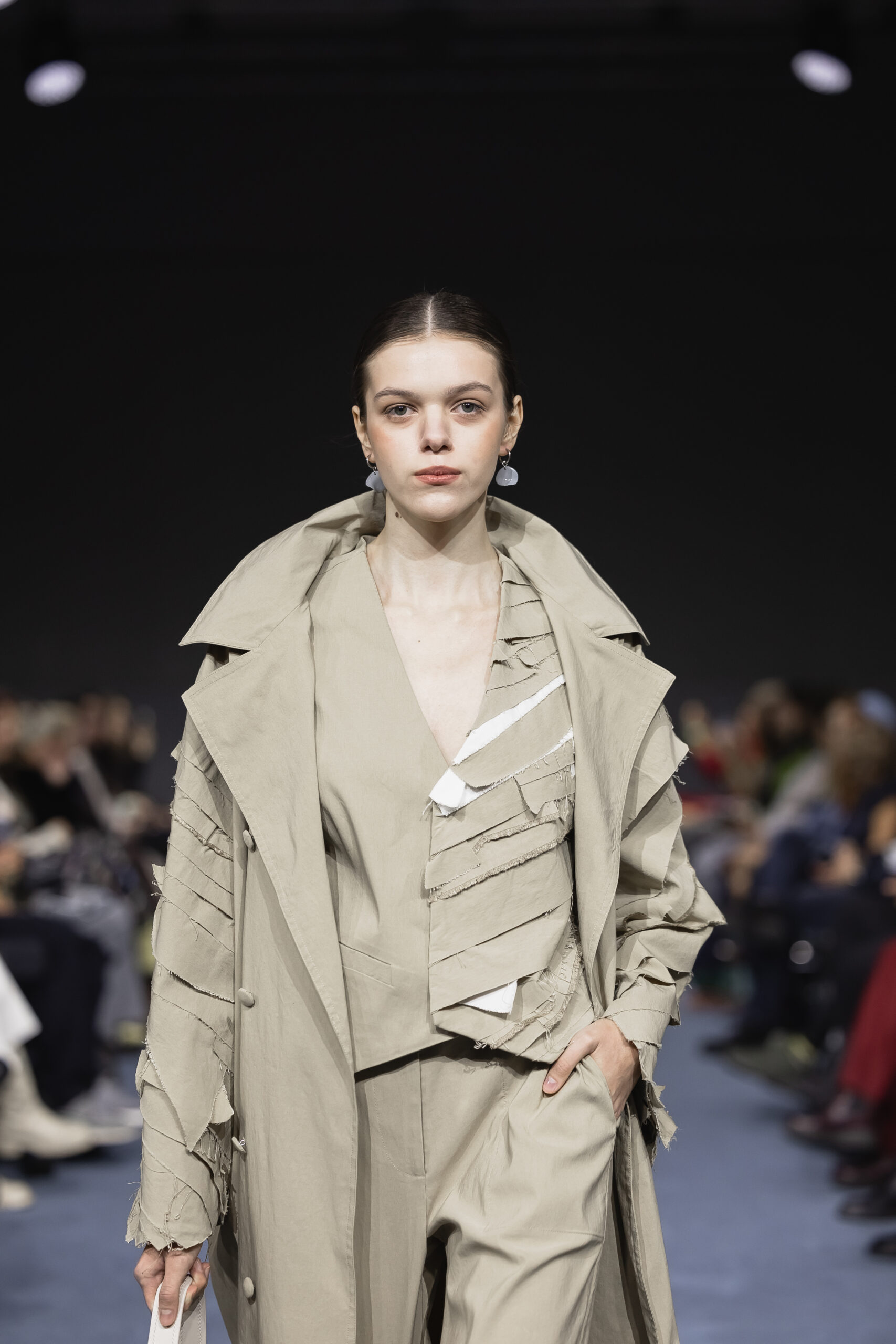 ЖИЛЕТКА З АПЛІКАЦІЄЮ