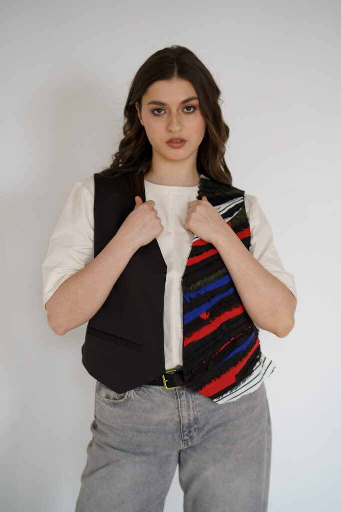 ЖИЛЕТКА З АПЛІКАЦІЄЮ