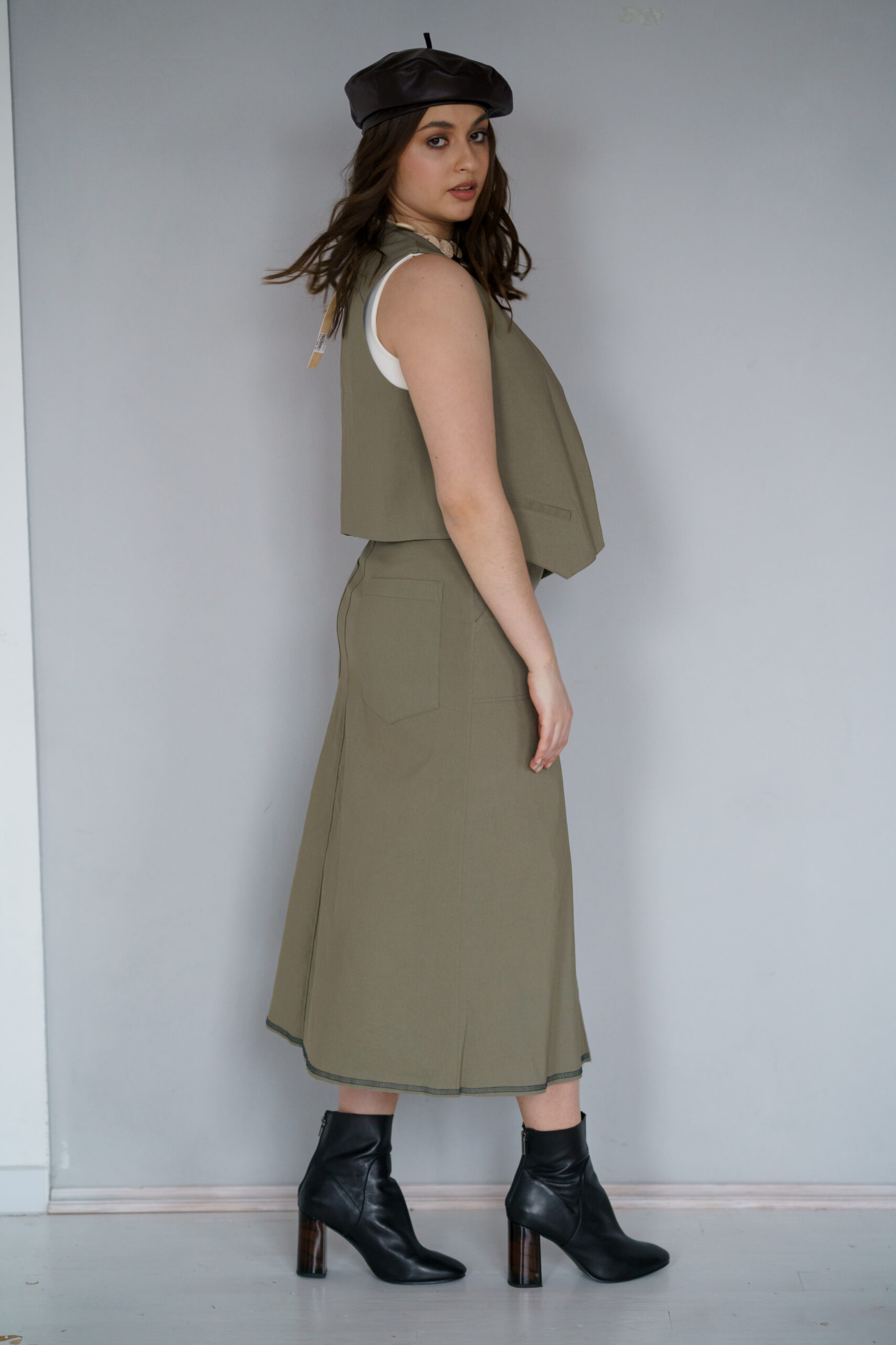 ЖИЛЕТКА З АПЛІКАЦІЄЮ - Зображення 8