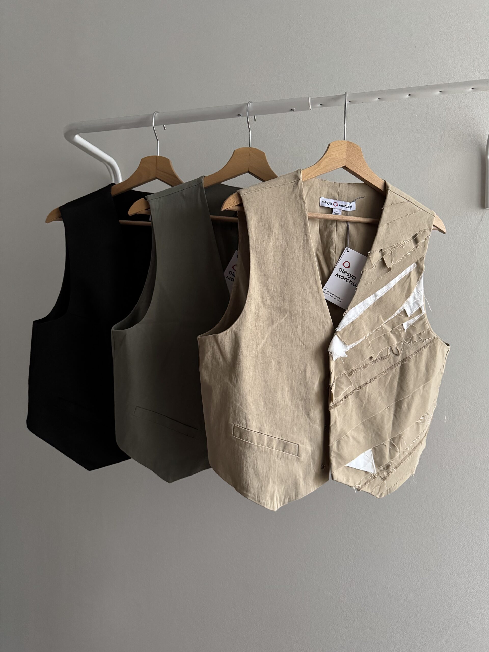 ЖИЛЕТКА З АПЛІКАЦІЄЮ - Зображення 6