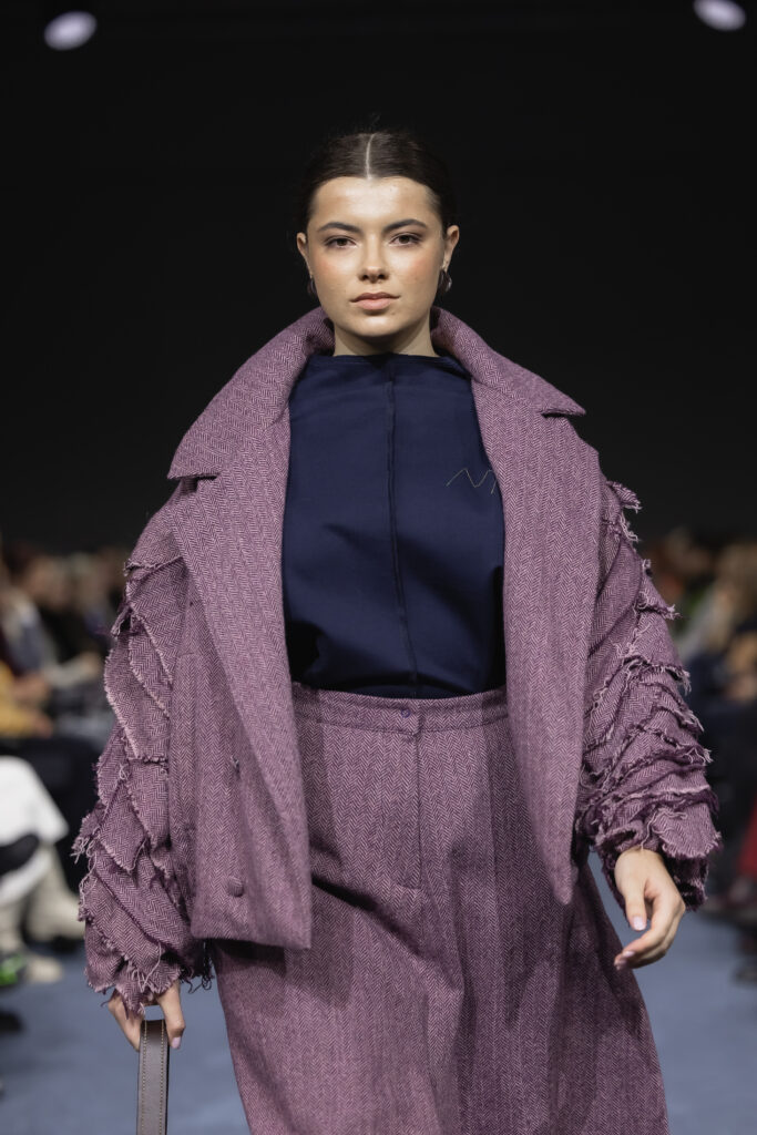 КУРТКА З ВОВНИ