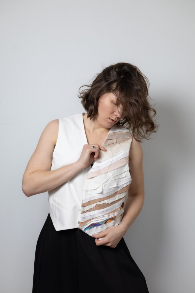 ЖИЛЕТКА З АПЛІКАЦІЄЮ