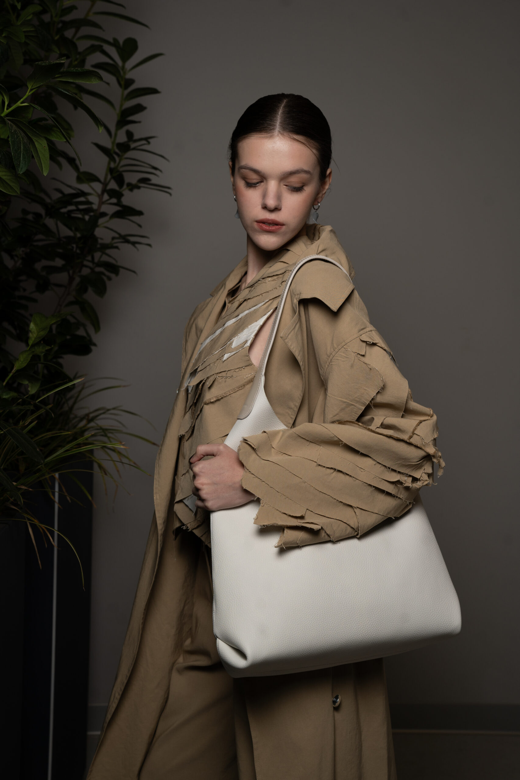 ЖИЛЕТКА З АПЛІКАЦІЄЮ - Зображення 3