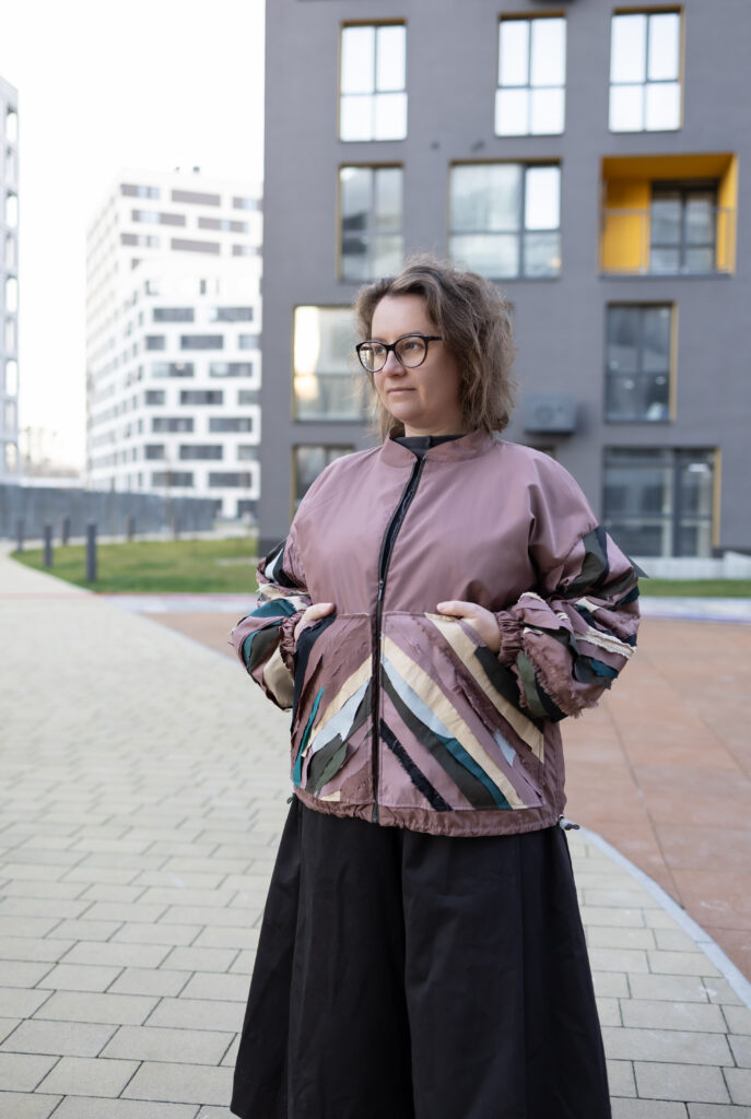 Бомбер без утеплювача