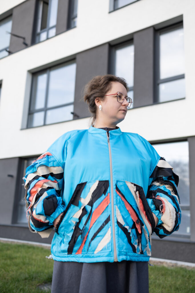 Бомбер без утеплювача